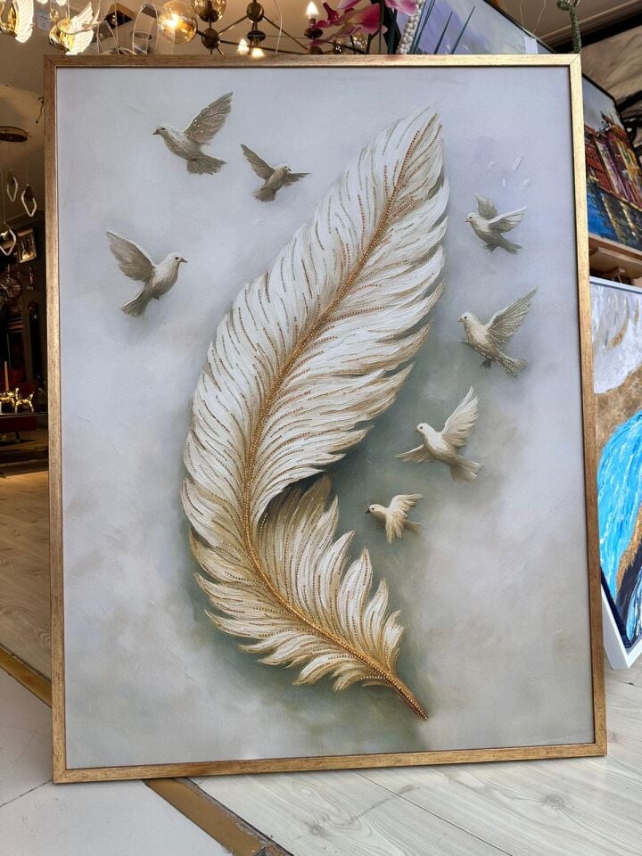 Altın Tüyün Sessizliği – Taş İşlemeli Kanvas Tablo