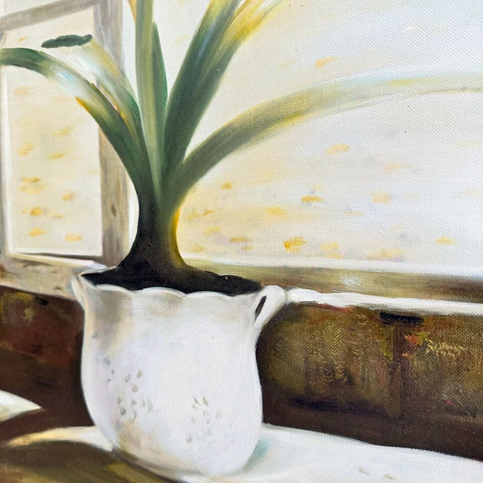 Deniz Manzaralı Pencere Önünde Beyaz Çiçek Yağlı Boya Tablo