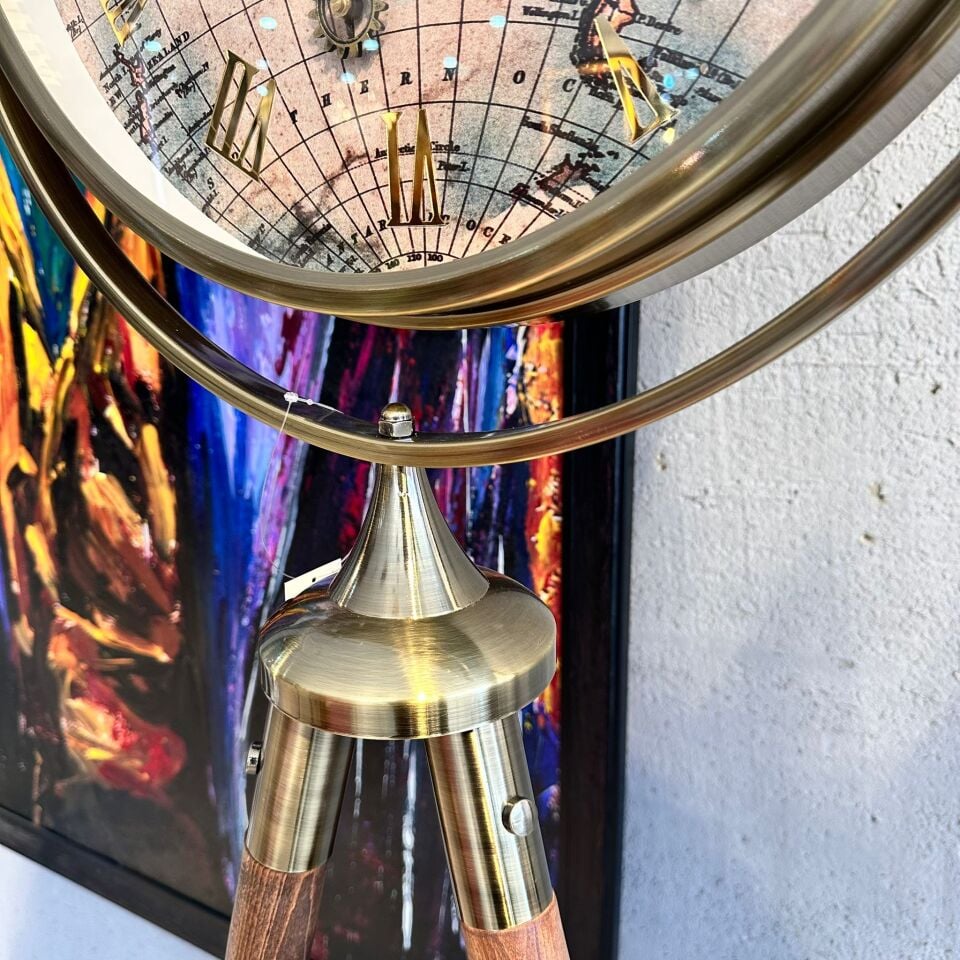 Tripod Ayaklı Dekoratif Saat - Vintage Dünya Haritası Temalı